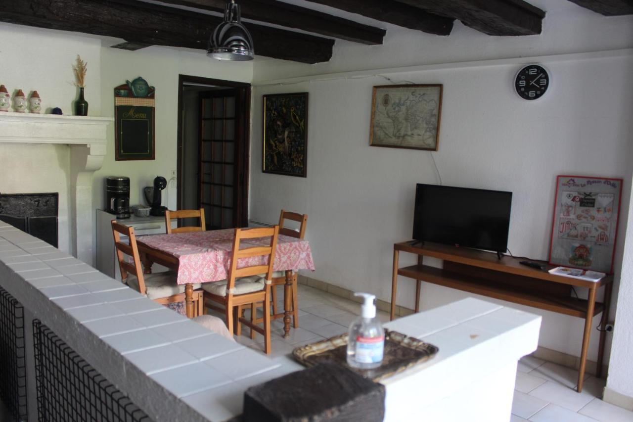 La Maison D'Odile Beaujeu-Saint-Vallier-et-Pierrejux Buitenkant foto